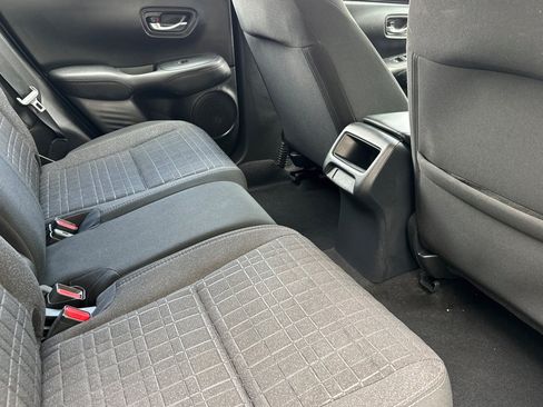 Used 2025 Honda HR-V LX image 32