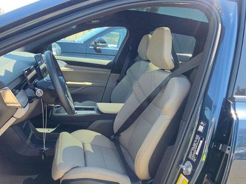 Used 2025 Volvo EX90 Ultra AWD/4WD image 3