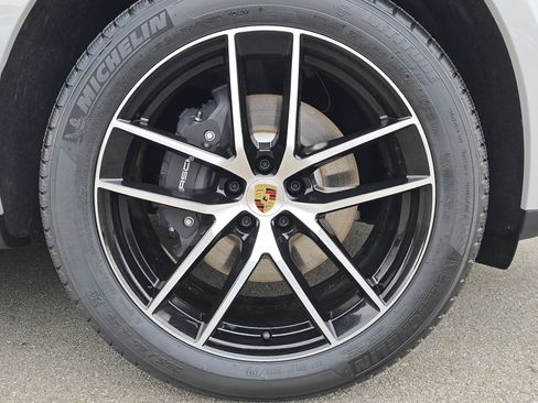 New 2026 Porsche Macan image 27