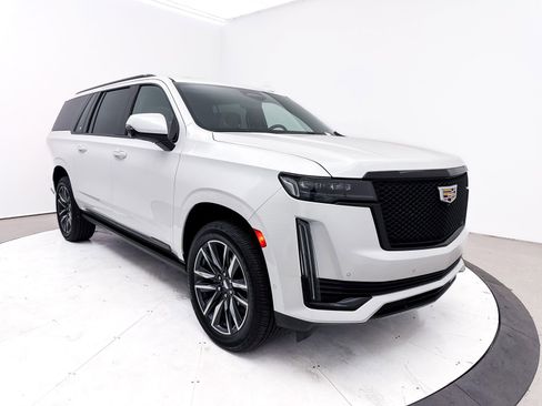 Used 2021 Cadillac Escalade ESV Sport w/ Driver Assist Tech Package image 16