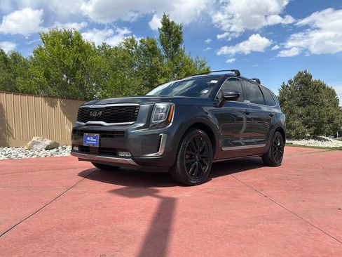Used 2022 Kia Telluride SX FWD image 3
