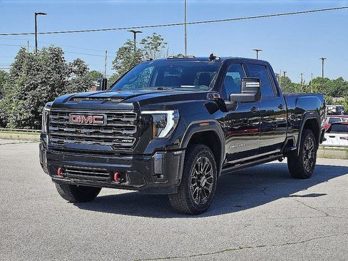 Used 2024 GMC Sierra 2500 AT4 w/ AT4 Premium Plus Package AWD/4WD image 2
