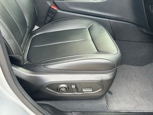 Certified 2024 Jeep Grand Cherokee Limited w/ Black Appearance Package image 39