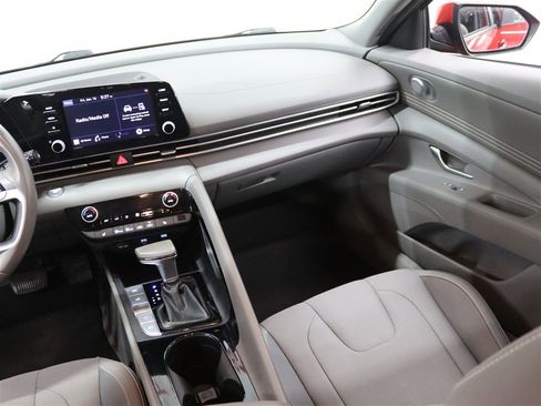 Used 2021 Hyundai Elantra SEL w/ Convenience Package image 17