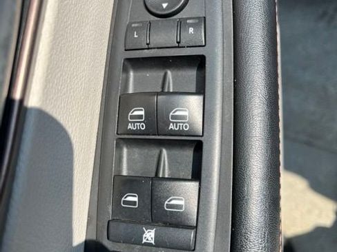 Certified 2017 Chrysler Pacifica Touring-L FWD image 18