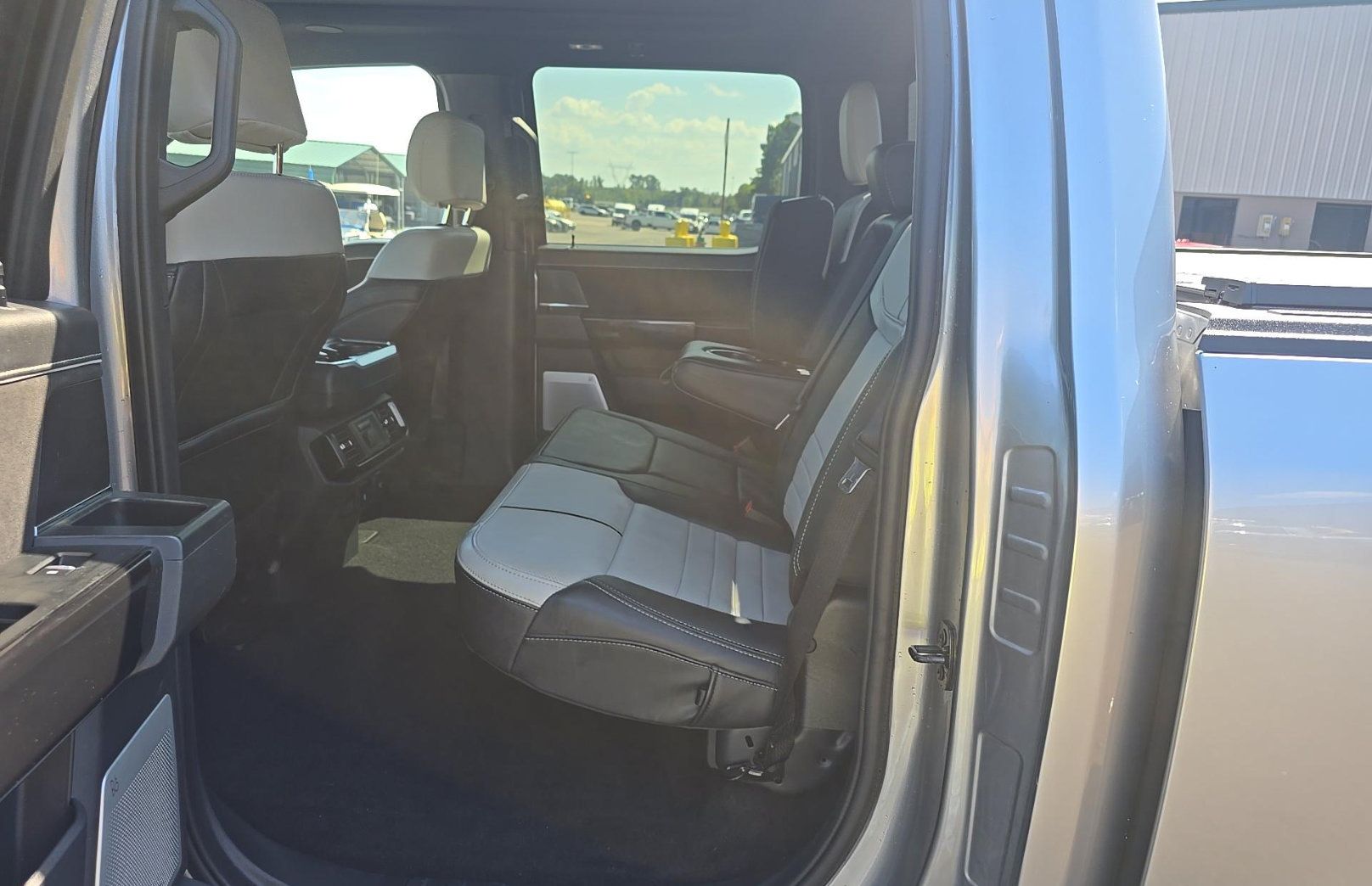 Used 2025 Ford F150 Lightning Platinum AWD/4WD image 8