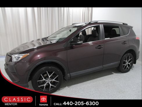 Used 2018 Toyota RAV4 SE w/ All Weather Liner Package AWD/4WD image 3