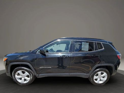 Used 2017 Jeep Compass Latitude w/ Popular Equipment Group AWD/4WD image 8