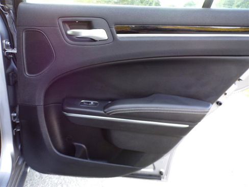 Used 2017 Chrysler 300 S image 21