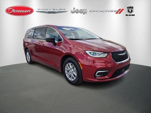 New 2026 Chrysler Pacifica Select image 1