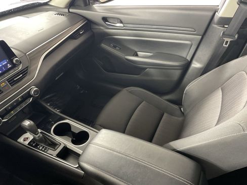 Used 2024 Nissan Altima 2.5 SV image 21