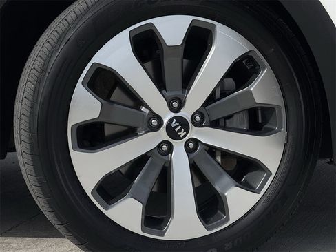 Used 2020 Kia Telluride S w/ S 8 Passenger Seating Package image 9