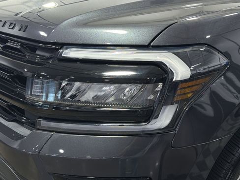 Used 2022 Ford Expedition Max Limited AWD/4WD image 13
