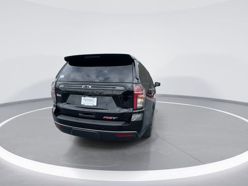 Used 2021 Chevrolet Suburban RST w/ Luxury Package AWD/4WD image 7