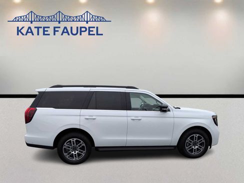 Certified 2025 Ford Expedition Active AWD/4WD image 8