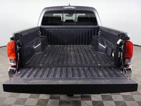 Used 2019 Toyota Tacoma TRD Off-Road image 14