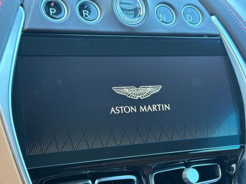 Used 2021 Aston Martin DBX AWD/4WD image 23