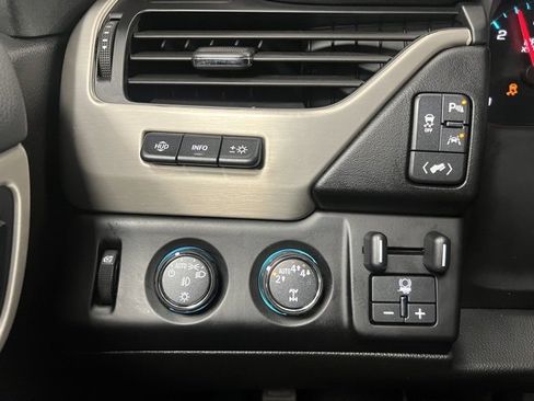 Used 2020 GMC Yukon XL Denali image 36
