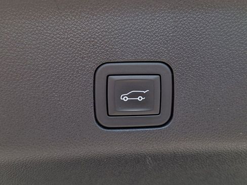 Used 2025 Chevrolet Tahoe LT image 29