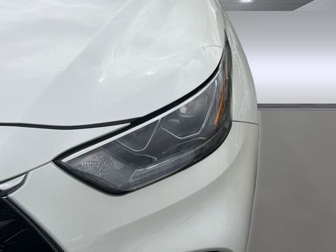 Used 2021 Toyota Highlander Platinum image 11