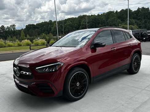 Certified 2025 Mercedes-Benz GLA 250 image 4