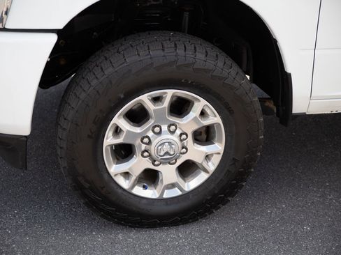 Used 2024 RAM 2500 Laramie AWD/4WD image 10