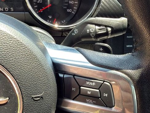 Used 2016 Ford Mustang Coupe RWD image 15