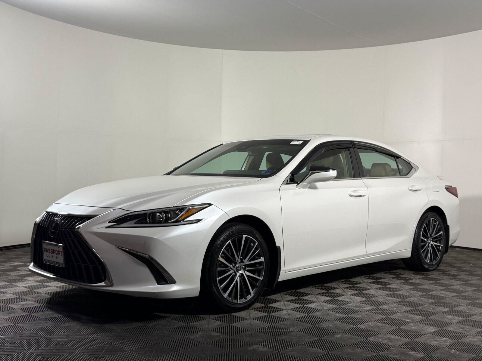 Used 2024 Lexus ES 300h w/ Premium Package FWD image 1