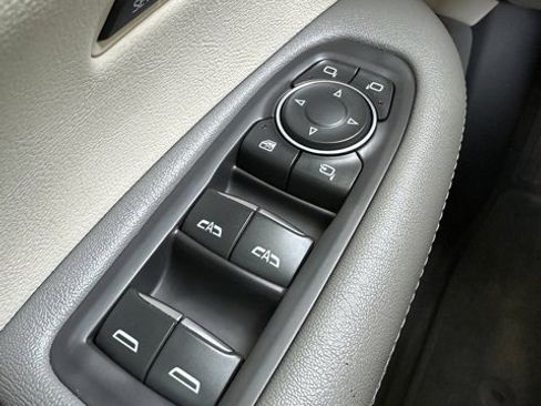 Used 2021 Cadillac XT5 Premium Luxury image 16