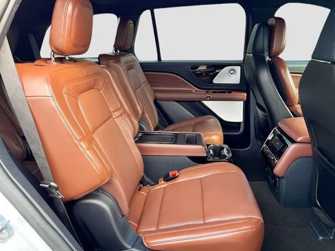Used 2025 Lincoln Aviator Reserve w/ Equipment Group 201A AWD/4WD image 31