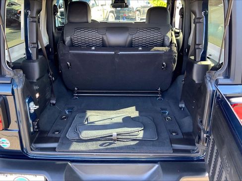 Certified 2025 Jeep Wrangler Sport S image 31