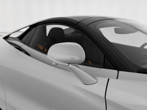 Used 2026 McLaren 750S Spider RWD image 39