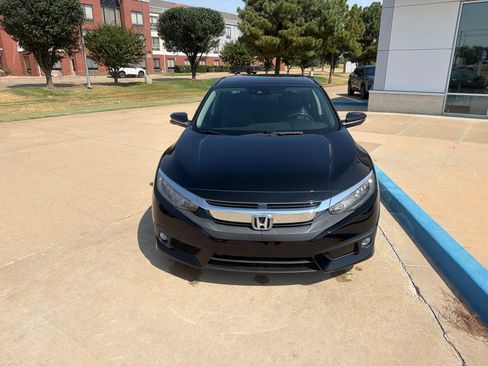 Used 2016 Honda Civic Touring image 3