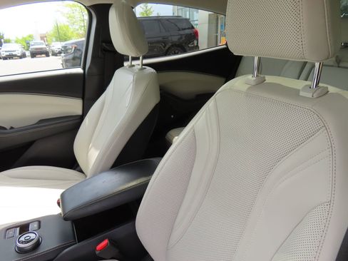 Used 2021 Ford Mustang Mach-E Premium AWD/4WD image 27