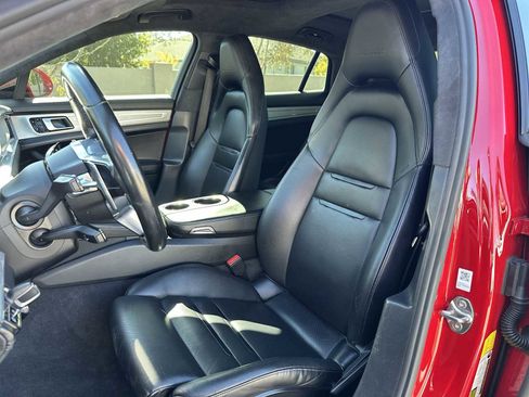 Used 2018 Porsche Panamera Turbo image 2
