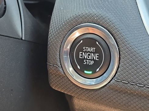 Used 2025 Chevrolet TrailBlazer LT AWD/4WD image 5