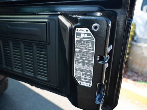 Used 2025 Jeep Wrangler Unlimited Sport S 4xe AWD/4WD image 39
