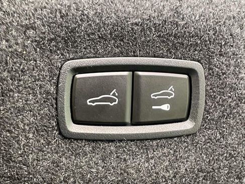 Certified 2025 Porsche Taycan 4S AWD/4WD image 21