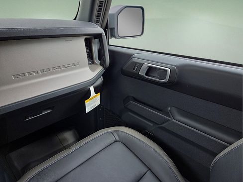 New 2026 Ford Bronco Outer Banks w/ Sasquatch Package AWD/4WD image 12