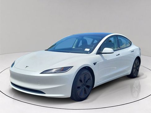 Used 2024 Tesla Model 3 Standard Range RWD image 3