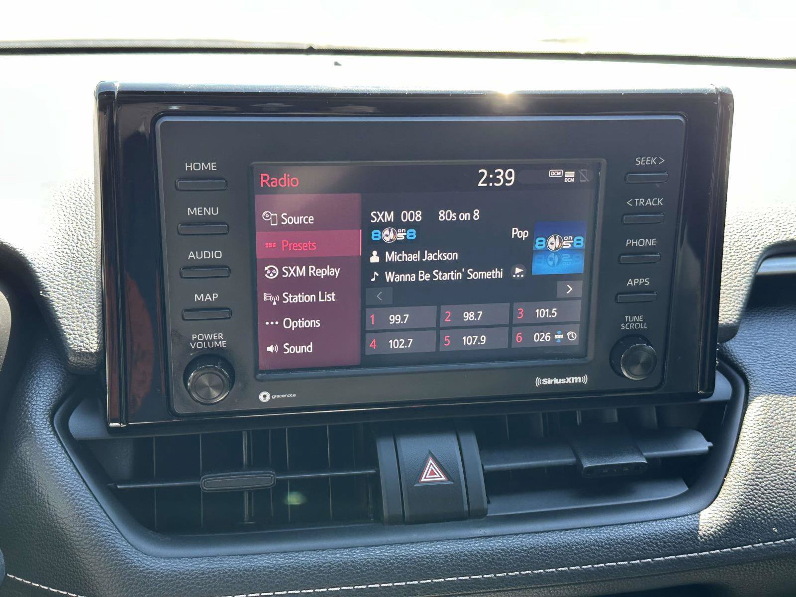 Used 2022 Toyota RAV4 XLE FWD image 19
