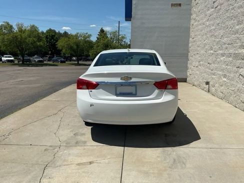 Used 2018 Chevrolet Impala LT w/ LT Convenience Package FWD image 13