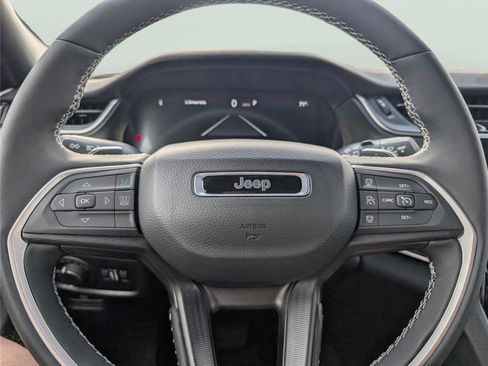 New 2025 Jeep Grand Cherokee L Altitude image 23