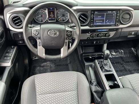 Used 2022 Toyota Tacoma SR5 w/ Technology Package image 10