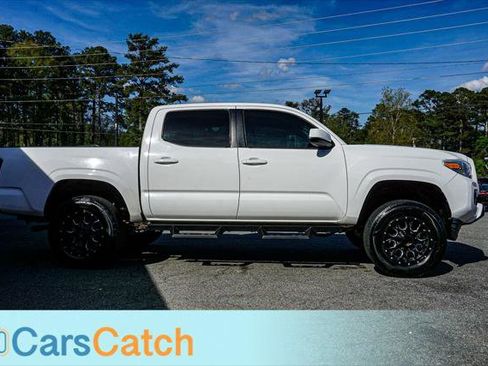 Used 2019 Toyota Tacoma SR w/ SR Convenience Package image 8