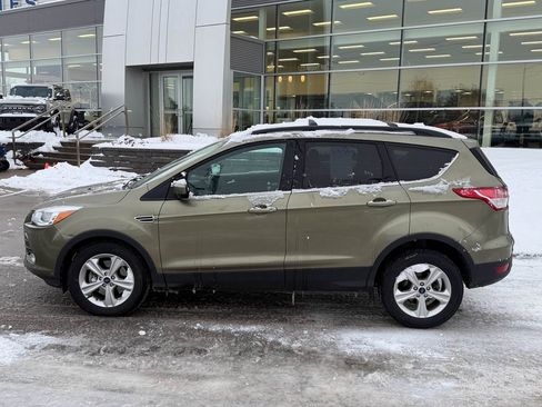 Used 2014 Ford Escape SE w/ Equipment Group 201A image 2