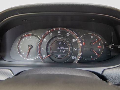 Used 2017 Honda Accord EX image 31