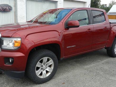 Used 2018 GMC Canyon SLE w/ SLE Convenience Package AWD/4WD image 3