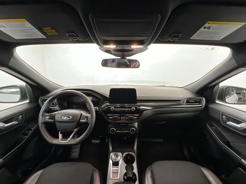 Used 2025 Ford Escape ST-Line image 9