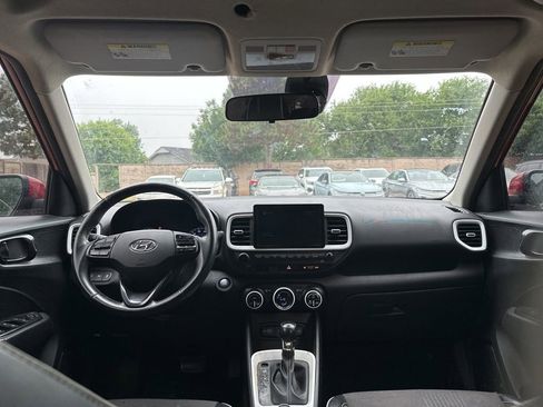 Used 2022 Hyundai Venue Limited FWD image 15